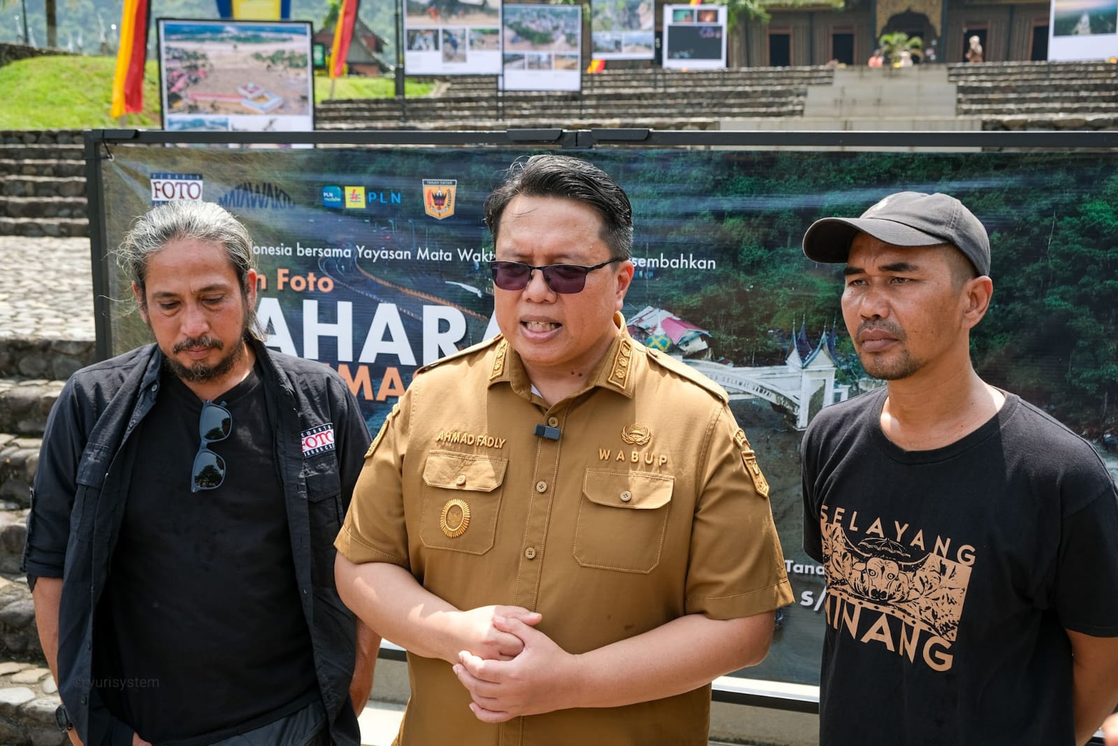 Wabup Tanah Datar Resmikan Pameran Foto "Prahara Pulau Emas", Dorong Kesadaran Menjaga Alam